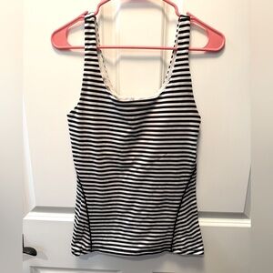 Lululemon sports tank size 10